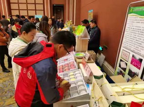 渭南來鎮舉辦農產品展示推介會 50余種產品齊亮相，產業扶貧成果顯著